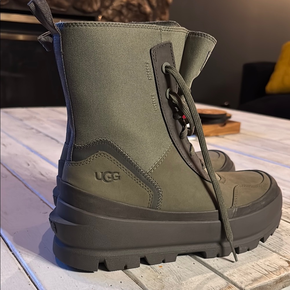 UGG Green Women’s Lug Boot Size 7 1/2 NWOT